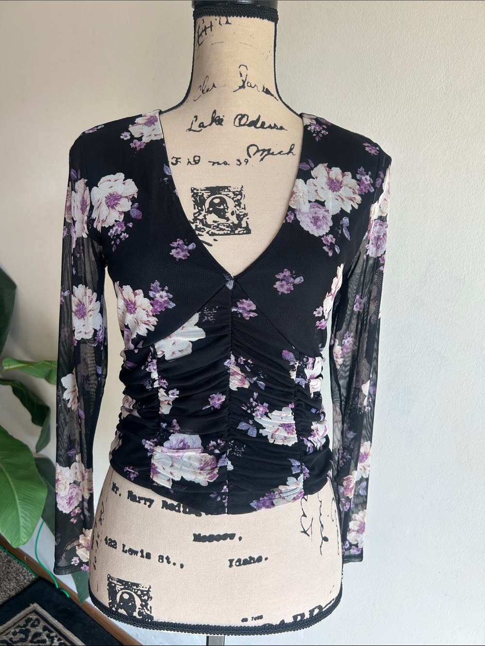 Rebellious Dreamer Ruched Floral Black Top Size Medium